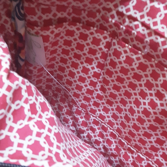 Vera Bradley - Picture 4 of 7
